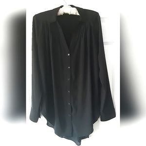 EXPRESS BLACK PLEATED LONG BUTTON DOWN BLOUSE M